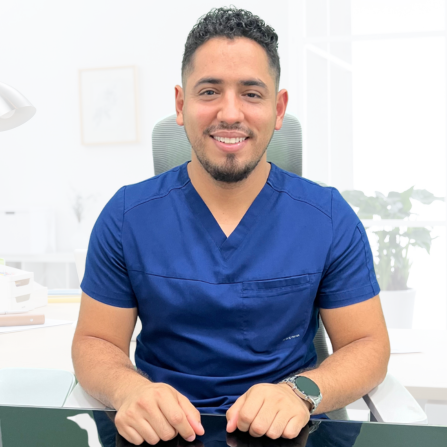 Dr. Carlos Hernández